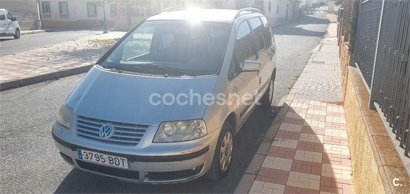 VOLKSWAGEN Sharan