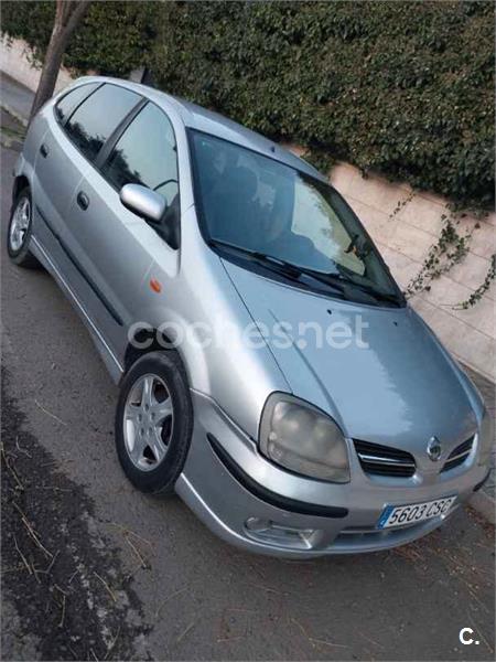 NISSAN Almera Tino