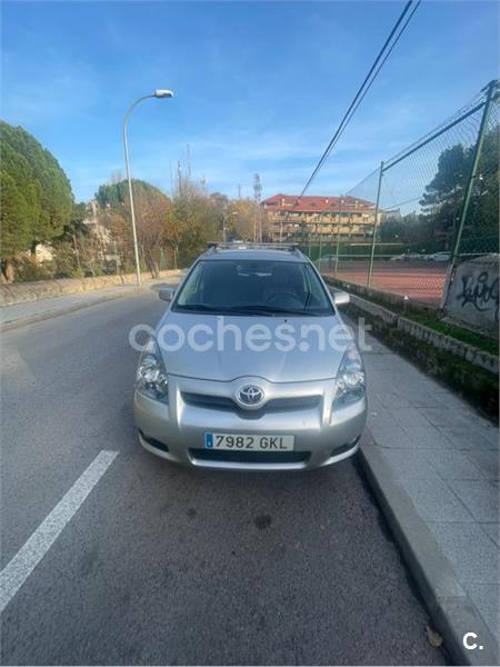 TOYOTA Corolla Verso