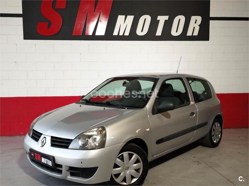 RENAULT Clio Authentique 1.2 16v