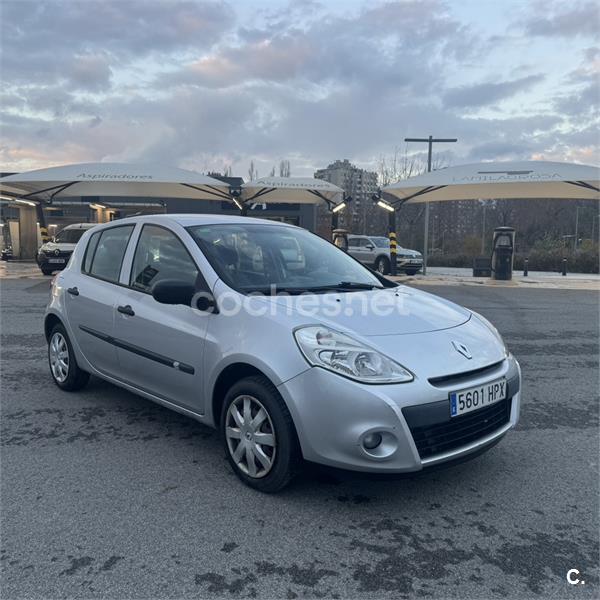 RENAULT Clio III Collection 1.2 16v 75