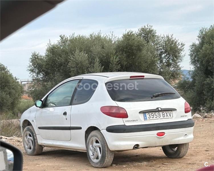 PEUGEOT 206