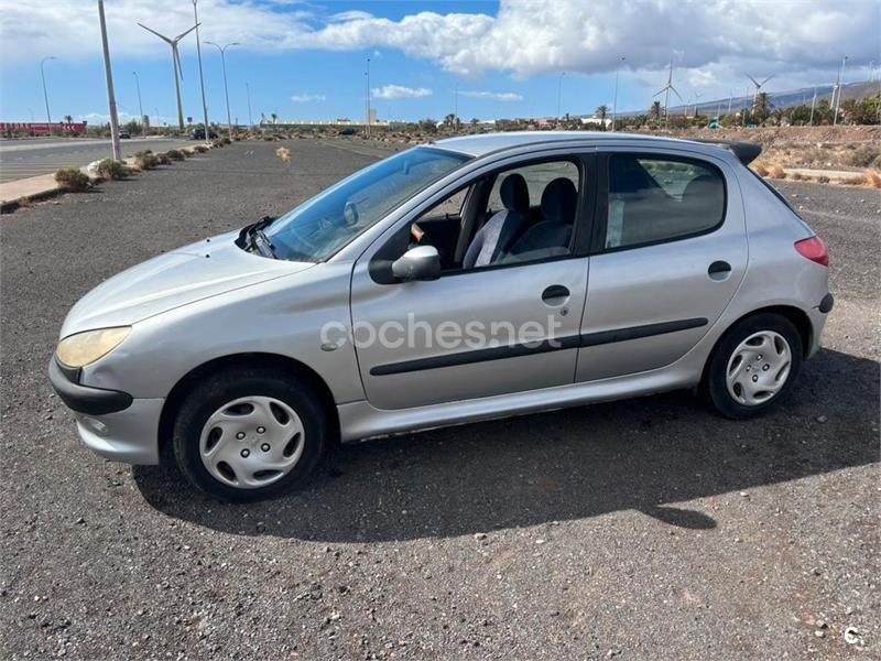 PEUGEOT 206