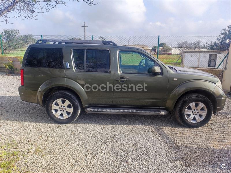 NISSAN Pathfinder 2.5 dCi LE 7 plazas