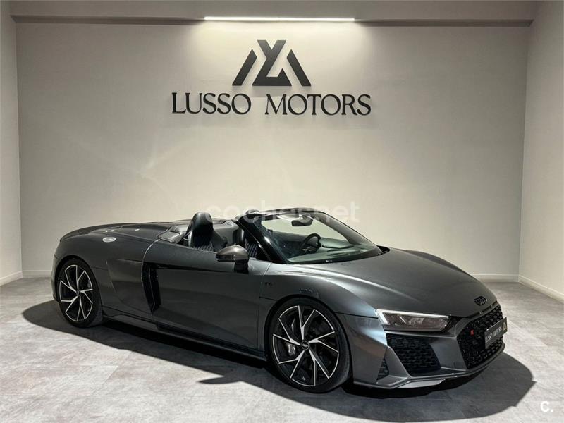 AUDI R8 Spyder V10 FSI perform quatt S tro