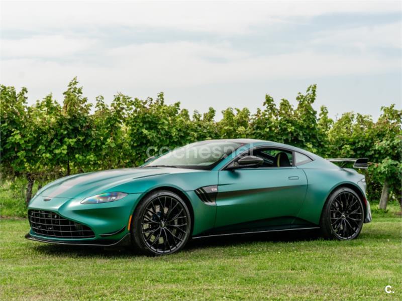 ASTON MARTIN Vantage 4.0 V8