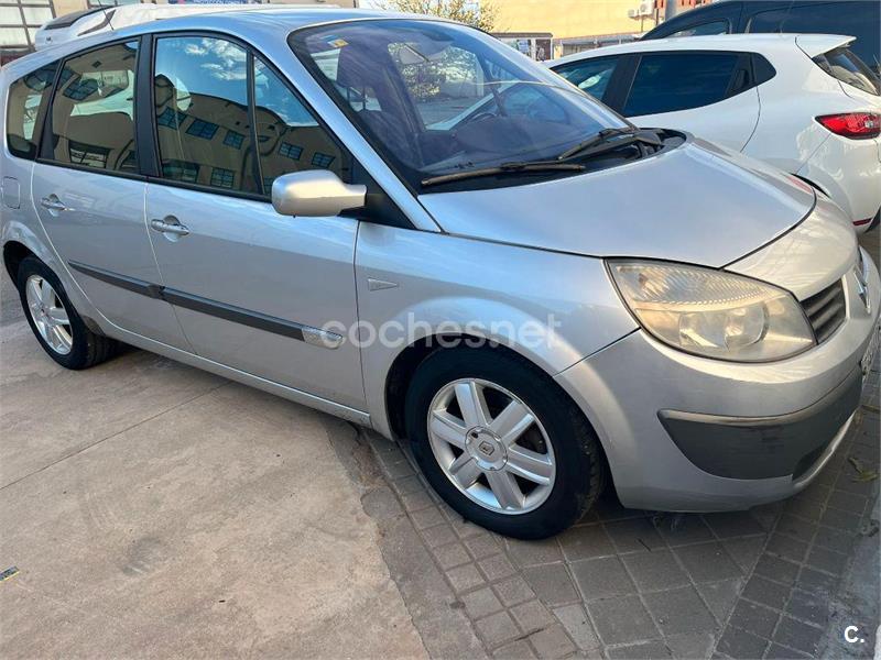 RENAULT Scenic