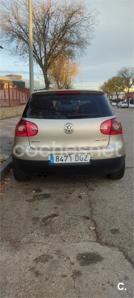 VOLKSWAGEN Golf 2.0 TDI Highline