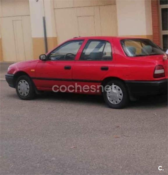 NISSAN Sunny