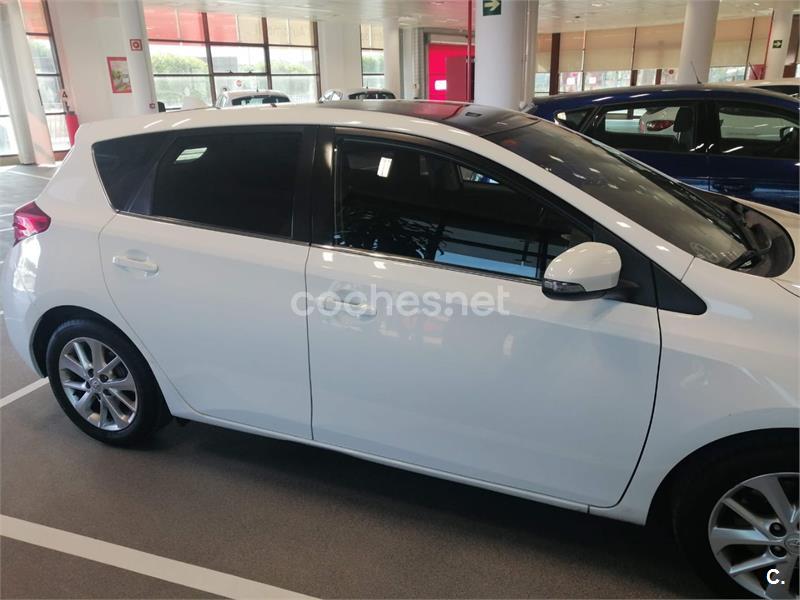 TOYOTA Auris 120D Active