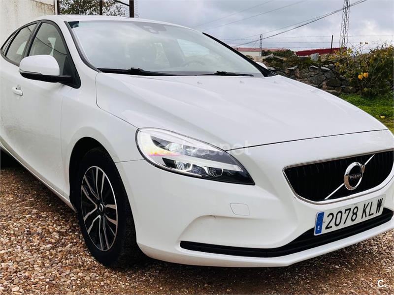 VOLVO V40 2.0 D3 Auto