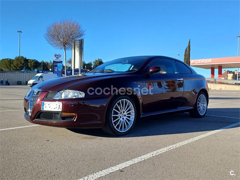 ALFA ROMEO GT 1.9 JTD Distinctive