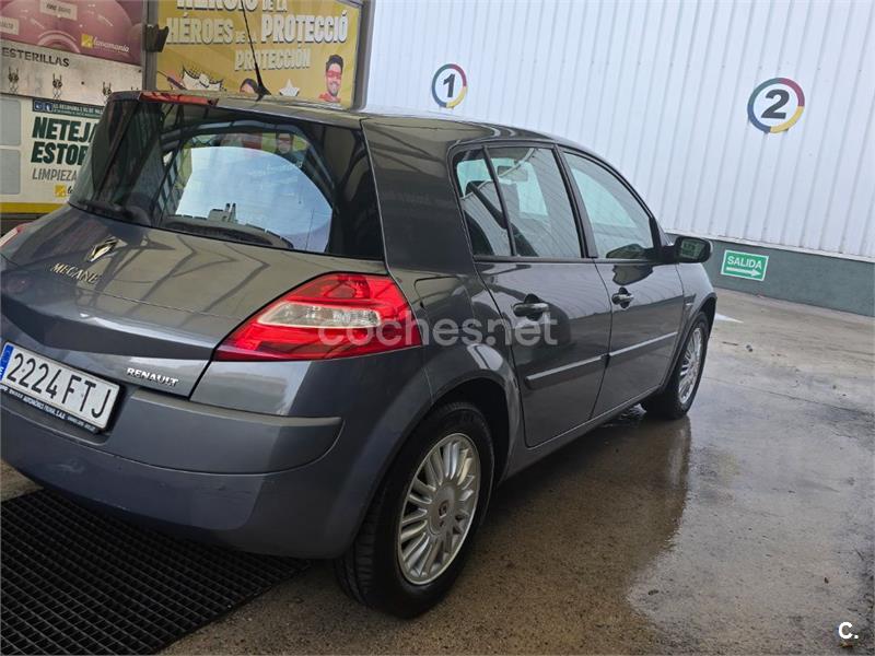 RENAULT Mégane CONFORT DYNAMIQUE 1.6 16V