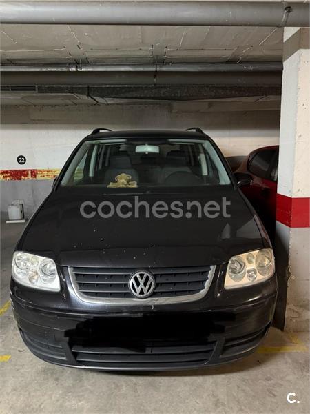 VOLKSWAGEN Touran