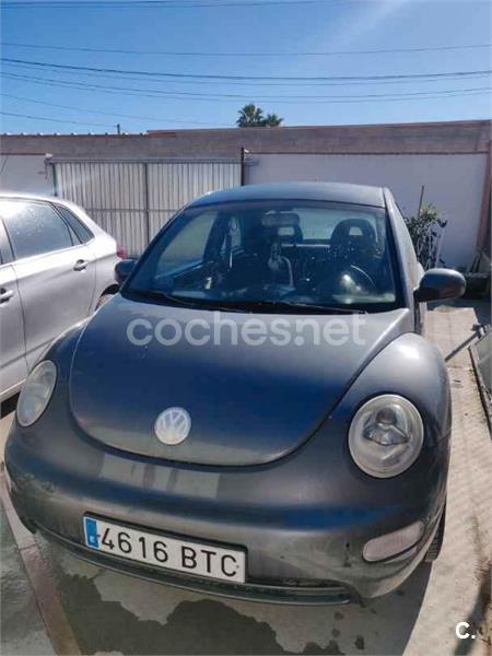 VOLKSWAGEN New Beetle