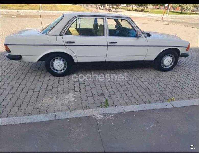 MERCEDES-BENZ 230