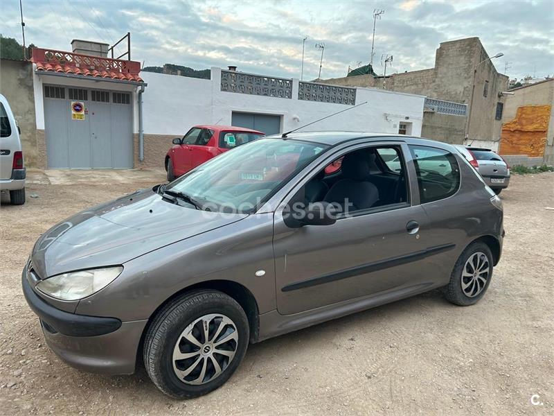 PEUGEOT 206