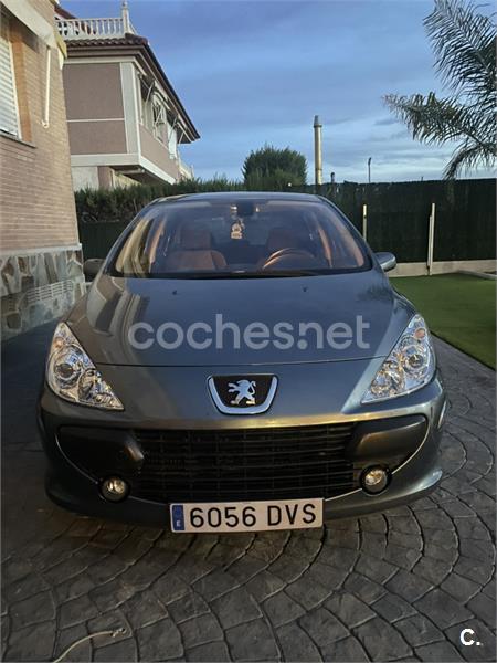 PEUGEOT 307 1.6 HDi 90 XT