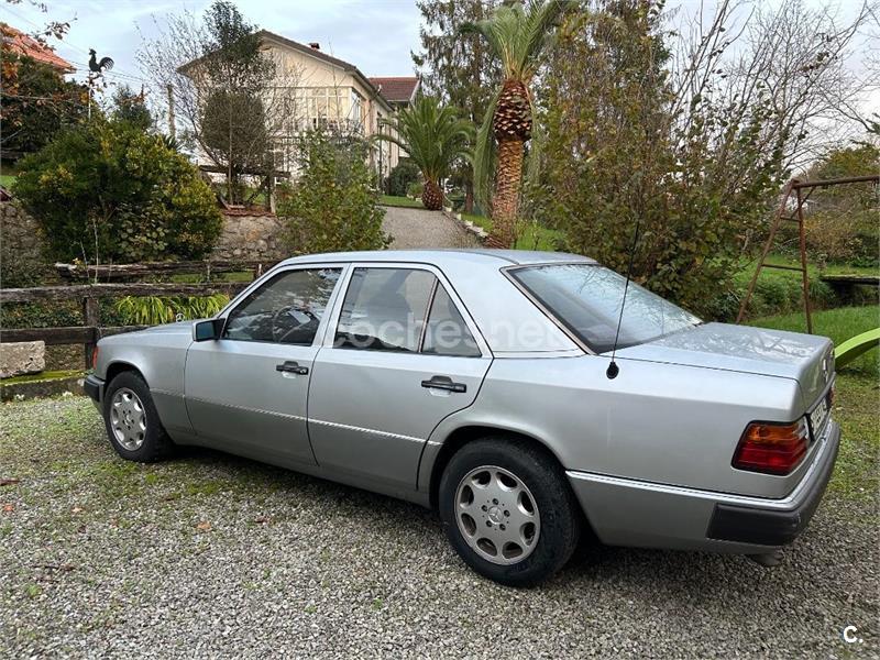 MERCEDES-BENZ 260