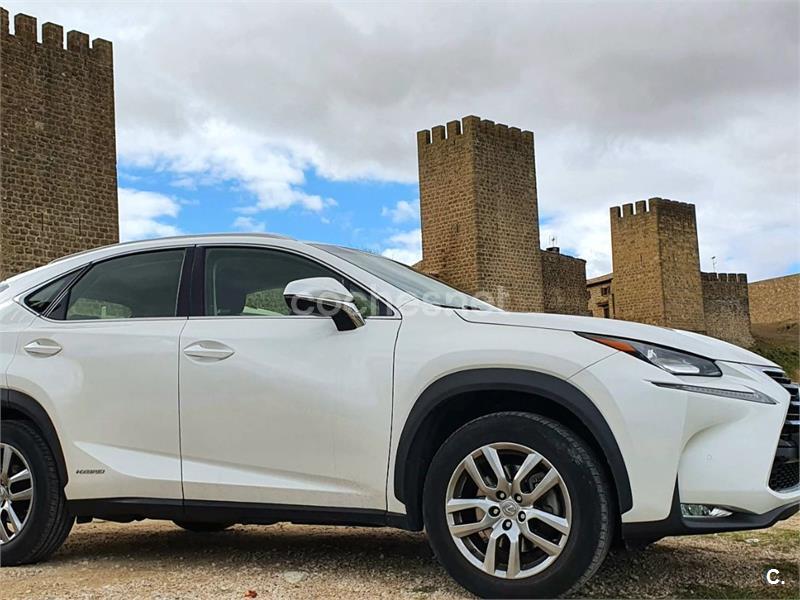 LEXUS NX 2.5 300h Executive 4WD Tecno Navibox