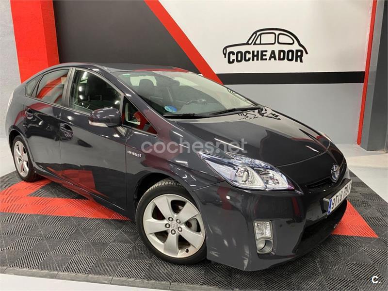 TOYOTA Prius 1.8 HSD ADVANCE