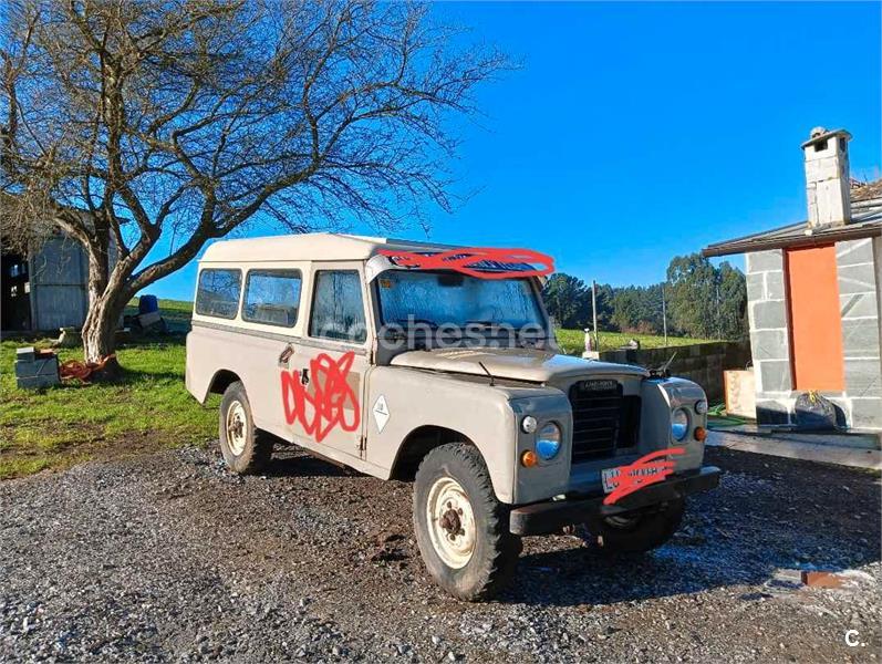 LAND-ROVER Defender