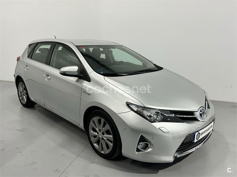 TOYOTA Auris Hybrid Active