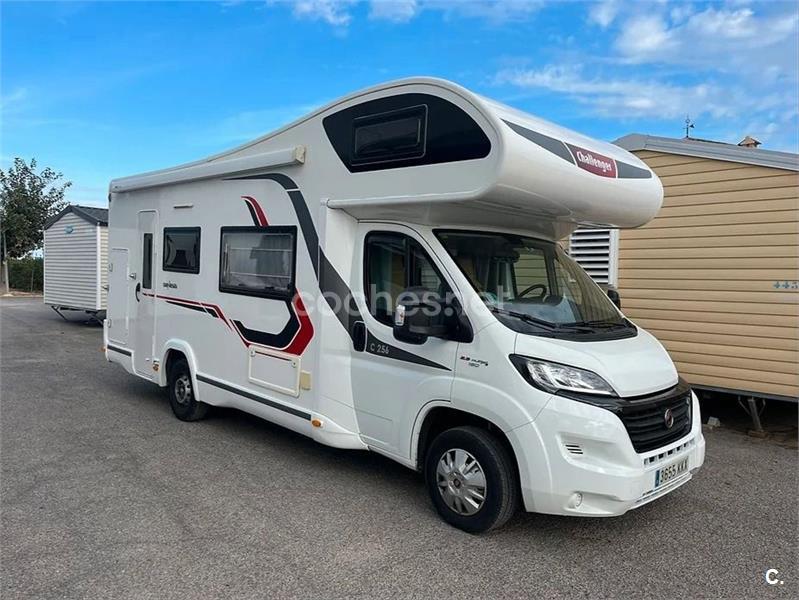 AUTOCARAVANA CHALLENGER GENESIS C256 7 PLAZAS DESDE 479€ AL MES