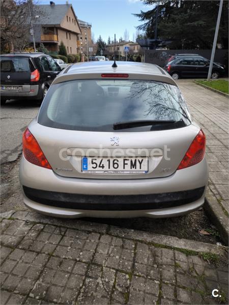 PEUGEOT 207 1.4 75 Urban