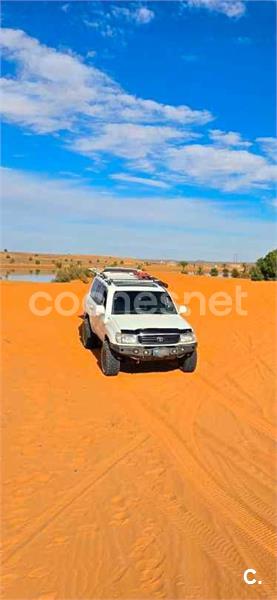 TOYOTA Land Cruiser 100