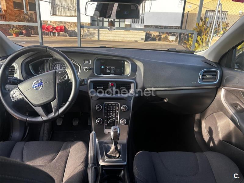 VOLVO V40 2.0 D2 Summum