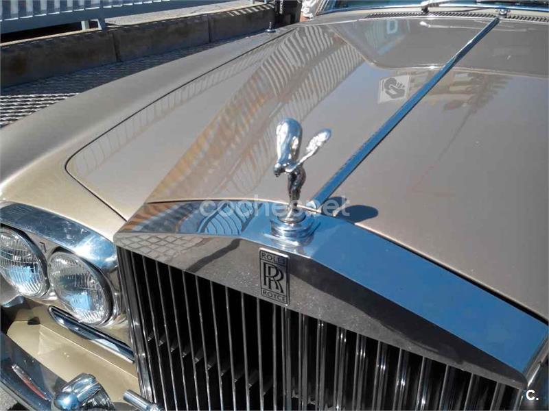 ROLLS-ROYCE Silver Spur