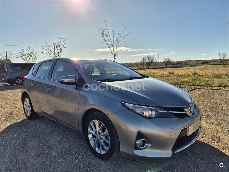 TOYOTA Auris 130 Feel Touring Sports