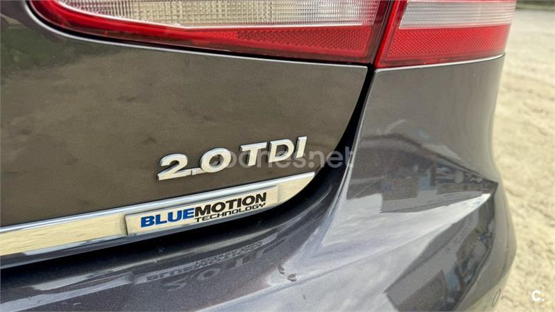 VOLKSWAGEN Passat 2.0 TDI 140 DSG Highline BlueMotion Tech