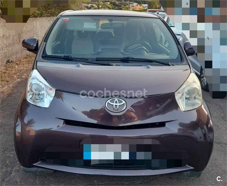 TOYOTA iQ