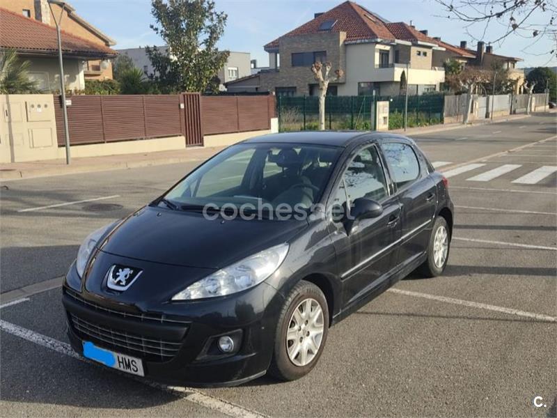 PEUGEOT 207 ACTIVE 1.4i 75