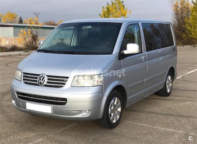 VOLKSWAGEN Multivan