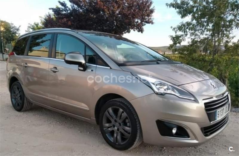 PEUGEOT 5008 Style 1.6 BlueHDi 120 FAP