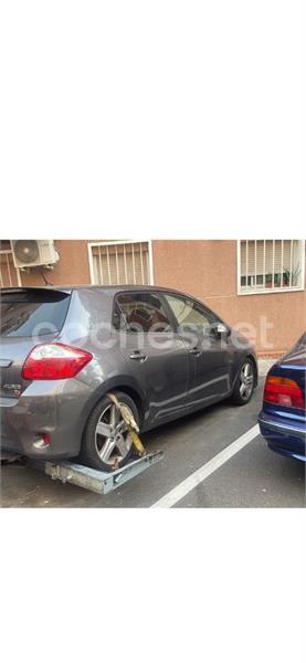 TOYOTA Auris 2.0 D4D Luna Plus