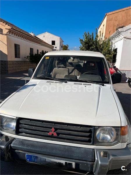 MITSUBISHI Montero