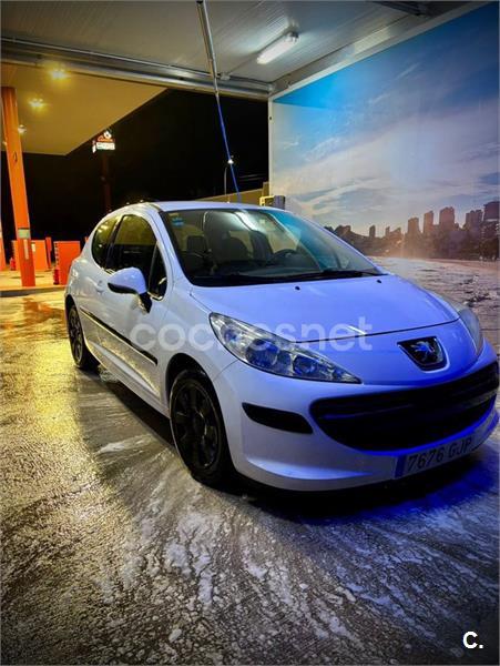 PEUGEOT 207 Confort 1.6 HDI 90