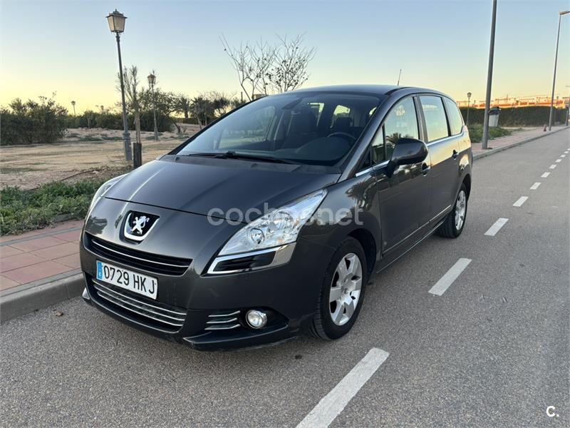 PEUGEOT 5008 Active 1.6 eHDI 112 FAP CMP Blue Lion