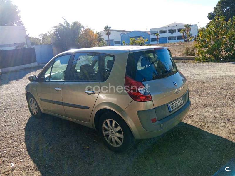 RENAULT Scenic