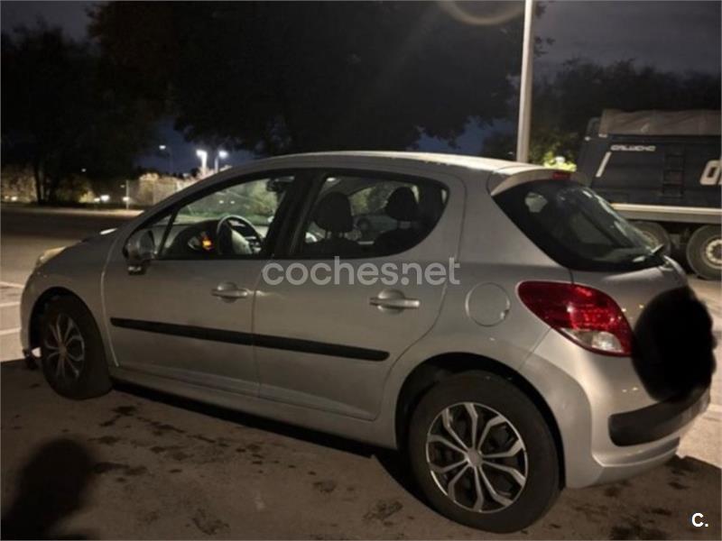 PEUGEOT 207 Business Line 1.4 75