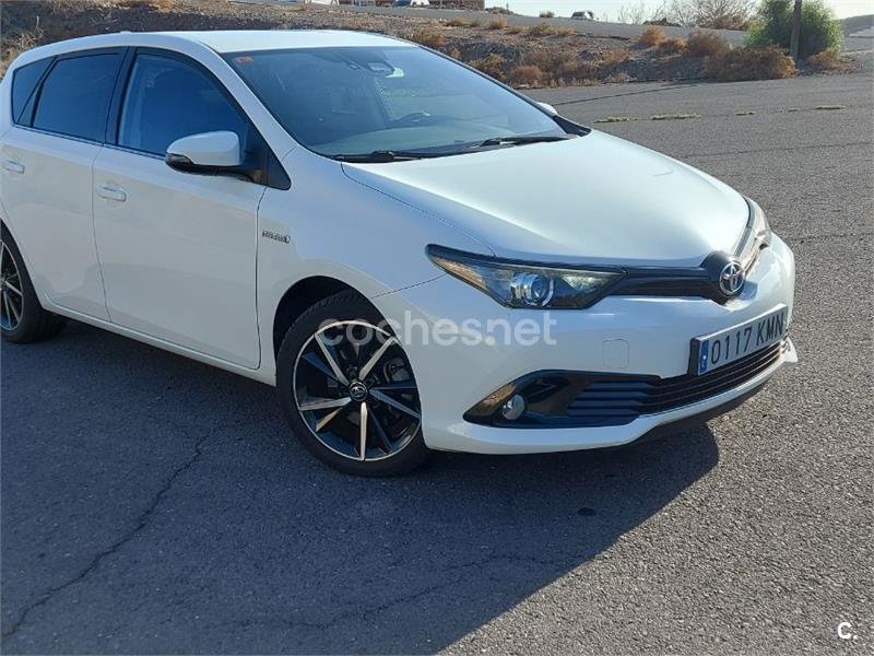 TOYOTA Auris 1.8 140H Hybrid Feel