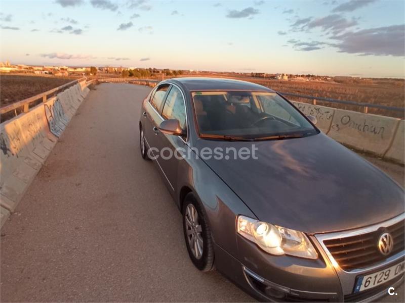 VOLKSWAGEN Passat 2.0 TDI Highline