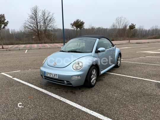 VOLKSWAGEN New Beetle