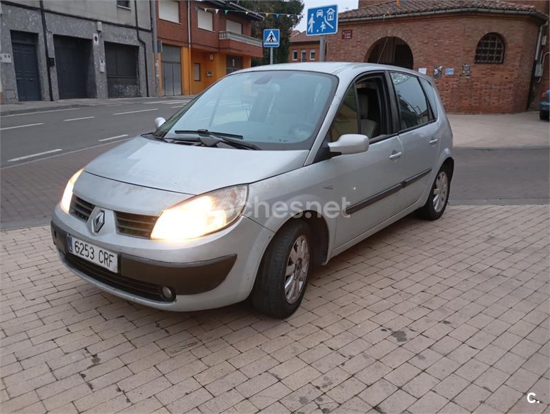 RENAULT Scenic CONFORT AUTHENTIQUE 1.6 16V