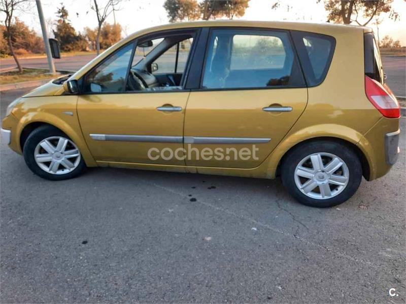 RENAULT Scenic