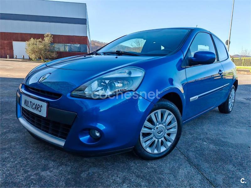 RENAULT Clio Authentique 1.2 16v eco2